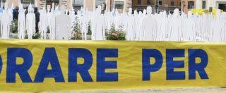 Redazione di Operai Contro, Un portuale di circa 40 anni, è morto al porto di Marina di Carrara schiacciato da un carrello elevatore in manovra E’ morto all’ospedale Le Scotte di Siena l’operaio di 33 anni, originario di Pescocostanzo (L’Aquila), rimasto folgorato nell’Aretino mentre lavorava a un impianto elettrico a Monte San Savino (Arezzo), in località le Vertighe. L’operaio Michael Romano è precipitato dal tetto di un capannone industriale alle 11 in provincia di Frosinone. Un operaio poche ore più tardi è morto a Joppolo, in provincia di Vibo Valentia, investito dall’esplosione di un tubo ad alta pressione nella […]