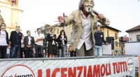 Caro Operai Contro, dalle piazze di tutta Italia, Beppe Grillo mandava affanculo la politica del Palazzo. Sull’onda di quella protesta è nato, e oggi è al governo con la Lega, il Movimento 5 Stelle. I suoi uomini nel Consiglio dei Ministri del governo Conte, hanno prontamente votato il nuovo manifesto di Salvini contro gli immigrati: “Sicurezza e immigrazione”. Che salto! Dai vaffanculo al Palazzo, ad allineati col razzismo di Salvini! Quando questo decreto arriverà in Parlamento per essere discusso e votato, cosa faranno i parlamentari 5 Stelle? Manderanno affanculo il razzismo propinato da Salvini, e con lui la politica […]