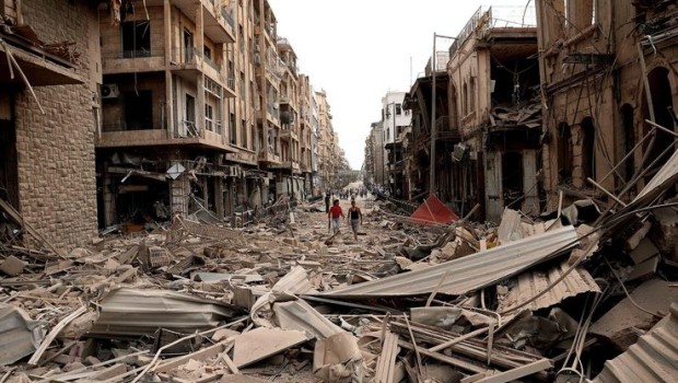   Mentre i pacifisti passeggiano nell’inutile marcia Perugia-Assisi invocando la pace e illudendosi di poterla ottenere senza mettere in discussione l’ordine imperialistico mondiale, le potenze imperialistiche mondiali affilano e menano le armi. Il conflitto in corso si mantiene ancora sul piano commerciale, ma non è uno scontro di basso profilo. Lo dimostra, fra l’altro, lo schema che, l’Unione Europea, la Cina e la Russia, in pieno accordo fra loro, metteranno in piedi per consentire alle aziende straniere di proseguire i business con l’Iran, compresi quelli di beni denominati in dollari americani come il petrolio (vedi articolo allegato). E quando […]