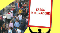 La cassa integrazione ha una storia sociale abbastanza lunga. Nata nel 1941 come strumento di integrazione salariale per gli operai dell’industria, che per effetto della guerra erano costretti a lavorare al di sotto delle 40 ore settimanali, si è trasformata nel corso del tempo in un ammortizzatore sociale destinato a spegnere ogni tentativo di ribellione operaia. Utilizzata immediatamente alla fine della guerra per evitare i licenziamenti prodotti dalla prima grande crisi economica del dopoguerra, è stato un primo deterrente sociale per evitare che i molti operai, provenienti dalla lotta partigiana, ingaggiassero una battaglia contro i licenziamenti di massa che […]