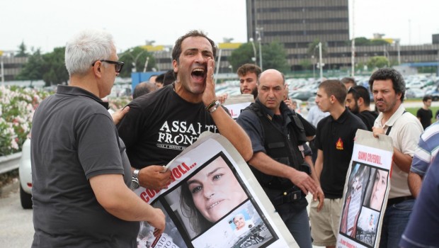 La sentenza della Cassazione che li ha lasciati senza lavoro e senza stipendio è arrivata lo scorso 6 giugno. Mimmo Mignano, Marco Cusano, Antonio Montella, Massimo Napolitano e Roberto Fabbricatore da allora vivono senza alcun reddito, anzi devono restituire due anni di paghe a Fca. I cinque oggi sono al Maschio Angioino di Napoli: il pomeriggio si discute di obbligo di fedeltà al datore di lavoro, dalle 21 recital teatrali e musica, ingresso libero a sottoscrizione. L’intera giornata servirà a raccontare la loro storia ma anche a capire come funzione il principio «dell’obbligo di fedeltà», applicato dai giudici nel […]