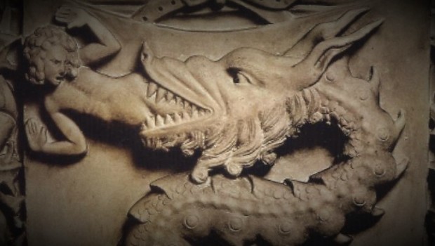 Draghi è il presidente della Banca Centrale Europea, ha avuto questo incarico dalle diverse borghesie europee per sostenere, comprando titoli di stato, quelle fra loro in difficoltà con i conti pubblici, difficoltà prodotte dalla gestione allegra dei debiti e dei riflessi della crisi mondiale. Un cassiere. La Banca Centrale Europea è intervenuta più volte, dal marzo 2014, bruciando sui titoli di Stato italiani 360 miliardi di Euro. Sia il grande capitale industriale che quello bancario sono stati protetti dagli effetti della grande crisi, i loro investimenti con i profitti adeguati, sono stati assicurati. Draghi espressione della alta borghesia italiana, […]