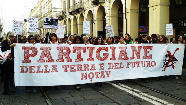 Pubblichiamo qui di seguito una lettera scritta da Ermelinda, No Tav valsusina, in risposta all’invito fatto dall’assessore regionale  Monica Cerutti alle donne No Tav e alle donne promotrici della mobilitazione “Si Tav” di alcune settimane fa a Torino ad un evento al teatro regio il 25 novembre. Monica e le sue sorelle. L’assessora regionale Monica Cerutti in occasione del 25novembre col patrocinio della regione Piemonte invita ad un concerto al Piccolo Regio, le donne che “sono state protagoniste dell’ autunno torinese” facendo riferimento specifico alle si tav e alle donnenotav. Ne fornisce anche una nobile motivazione perché, dice,” è […]