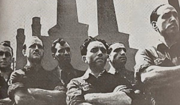 Il 18 gennaio Sesto San Giovanni ospiterà, suo malgrado, una calata di fascisti di Casapound provenienti da tutta la Lombardia. Non sappiamo se porteranno con sé il solito arsenale di coltelli e tirapugni. Quel che sappiamo è che il sindaco Di Stefano e la sua Giunta hanno steso loro un tappeto rosso, mettendo a disposizione la sala più grande della città: Spazio Arte, sala intitolata al partigiano Libero Biagi. Dopo aver negato alle famiglie sestesi sotto sfratto diritti come la residenza, le assegnazioni in deroga, gli interventi di emergenza, questa giunta sputa ora sul sangue (344 caduti nella lotta […]