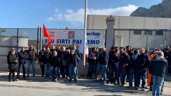 La risposta dei capi sindacali è minestra riscaldata, ci vuole altro, se dai pastori sardi in lotta, viene qualche insegnamento … Il numero dei licenziamenti dichiarati è 833, tra operai e impiegati, su 3600 dipendenti. La SIRTI è un colosso nazionale delle infrastrutture per telecomunicazioni e information technology. I capi sindacali puntano sulla la fabbrica 4.0, favoleggiano sui posti di lavoro che sarebbero aumentati grazie alla tecnologia dell’informazione, i padroni li hanno accontentati subito con i licenziamenti proprio in questo settore. “Siamo molto preoccupati per questa situazione, anche perché la Sirti ha subìto continue riorganizzazioni, l’ultima solo nel novembre […]