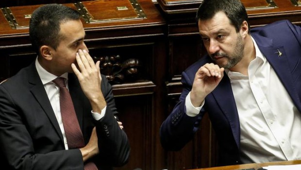 La democrazia diretta è stata usata da Di Maio e dai capi del M5s per non fare processare Salvini. M5S è andato al voto online sulla piattaforma Rousseau sul caso Diciotti e l’autorizzazione a procedere chiesta dal tribunale dei ministri nei confronti del ministro Matteo Salvini. Ha vinto il “Sì” all’immunità a Salvini. Hanno votato in 52.417, il 59,05% contro l’autorizzazione a procedere. “Relativamente alla risposta: “Si, è avvenuto per la tutela di un interesse dello Stato, quindi deve essere negata l’autorizzazione a procedere” hanno votato 30.948 (59,05%). Relativamente alla risposta: “No, non è avvenuto per la tutela di […]