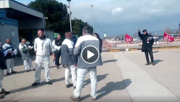 Pubblichiamo tre volantini distribuiti ai cancelli il 1° marzo, sullo sciopero compatto, che ha coinvolto tutti gli operai del reparto presse 1) Dallo stampaggio a tutta la fabbrica scioperiamo adesso   2) I sindacati crumiri escono allo scoperto   3) La fiom cerca già il punto di convergenza     1) Dallo stampaggio a tutta la fabbrica scioperiamo adesso     2) I sindacati crumiri escono allo scoperto 3) La fiom cerca già il punto di convergenza            