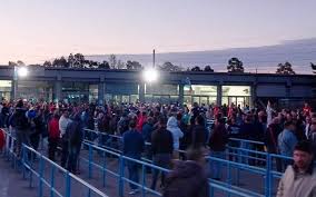 La lotta degli operai cassintegrati per ripristinare l’integrazione salariale, prima inserita nel decreto Milleproroghe e poi negata. Un segnale per tutti gli operai: lottare per aumentare il contributo della CIGS si può fare.