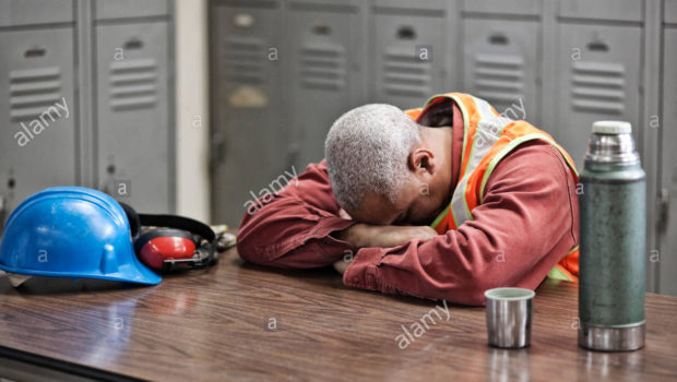 Racconto della realtà operaia in fabbrica, ma non per suscitare qualche compassione meravigliata di chi sta in alto. Serve solo come specchio per noi stessi, nella condizione di altri come noi scopriamo la nostra stessa schiavitù.