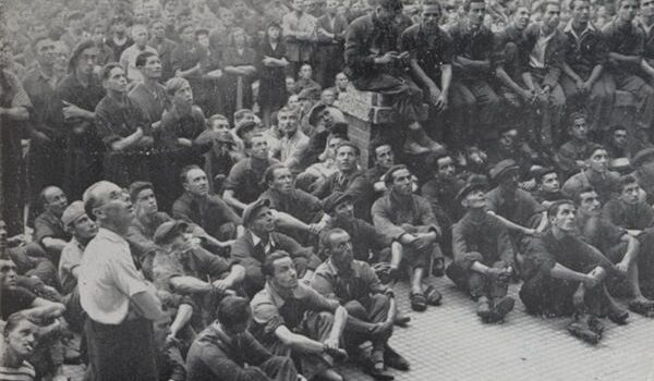 Ciò che viene rimosso spesso nel giorno della memoria è il numero impressionante di operai che lottando sotto il fascismo e il nazismo furono deportati e morirono nei campi. Ricordarli è un nostro compito