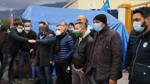 Un contributo da parte degli operai della Stellantis di Melfi agli operai della Whirlpool di Napoli