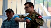 Il piano del generale non marcia, vaccinare la popolazione non è come gestire la logistica delle truppe di occupazione dal Kosovo all’Afghanistan.