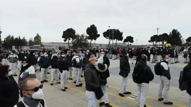 Nuova cassa integrazione, nuovo colpo ai salari ed al rientro ci aspetta una linea più veloce, 15 auto in più. Fino alla prossima cassa. Un cerchio infernale che va spezzato