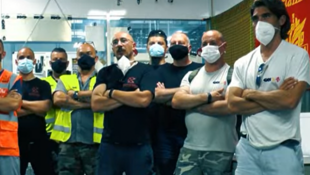 Gli operai della GKN hanno la potenza di chi non delega a nessuno la gestione della propria lotta. Non sono forti perché tanti tifano per loro, tanti tifano per loro perché sono loro forti e daranno filo da torcere anche ai più terribili pescecani della finanza internazionale