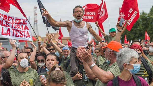 Bisogna essere in tanti perché il numero conta. E ci conteranno i manager che hanno deciso di licenziare, i politici ed i capi sindacali pronti con gli ammortizzatori sociali a chiudere le fabbriche. Se saremo tanti per loro diventa tutto più difficile. In marcia verso Firenze.