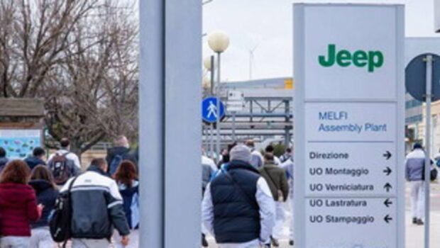 La riduzione del personale concordata: si rende pesante la situazione in fabbrica, tanta cassaintegrazione a salario ridotto, postazioni pesanti e ritmi insopportabili, pressione dei capi sul futuro nero, un po' di soldi per licenziarsi e il risultato è raggiunto