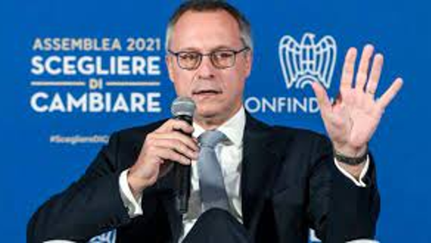 Dalla Confindustria ancora la proposta di un nuovo Patto Sociale col sindacato. Come operai abbiamo già pagato abbastanza il patto sociale dei primi anni '90, ne sono seguiti lavoro precario, salari da fame, libertà di licenziare. La risposta dei capi sindacali? Sono pronti con qualche distinguo ad abboccare all'amo