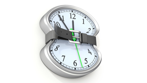 Alla PIAGGIO  gli analisti aziendali hanno decretato che la stessa operazione si può fare con meno operai e in meno tempo. I delegati sindacali aziendali acconsentono, i delegati operai non ci stanno.