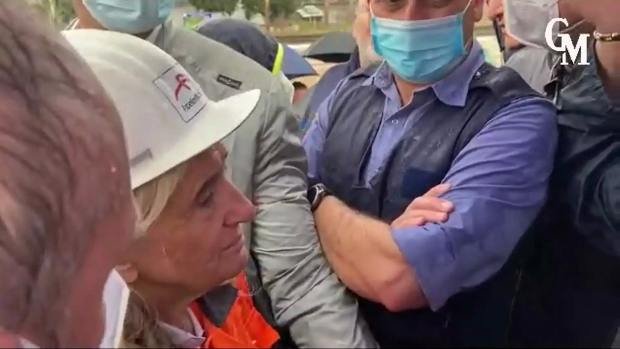 Alle Acciaierie d’Italia gli operai scioperano compatti. La fermata è stata indetta da Fiom, Fim, Uilm e Usb, il malcontento crescente nello stabilimento siderurgico non poteva essere più contenuto. La A.D. ha voluto misurare di persona la forza operaia, ora sa con chi deve fare i conti.