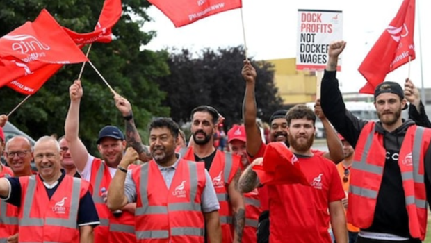 Terminato il primo sciopero di otto giorni. Respinta la proposta di un aumento del 7%. In mancanza di una controproposta il blocco del porto riprenderà a breve.