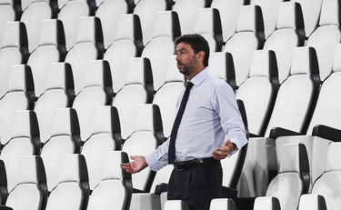 Il signor padrone Andrea Agnelli, ricevuto al Senato della Repubblica, ottiene “il super condono per salvare il calcio”. Salva se stesso e tutti i masnadieri delle società calcistiche, avranno la dilazione del debito e si alleggerirà la loro posizione di indagati per falso in bilancio ed aggiotaggio telematico.