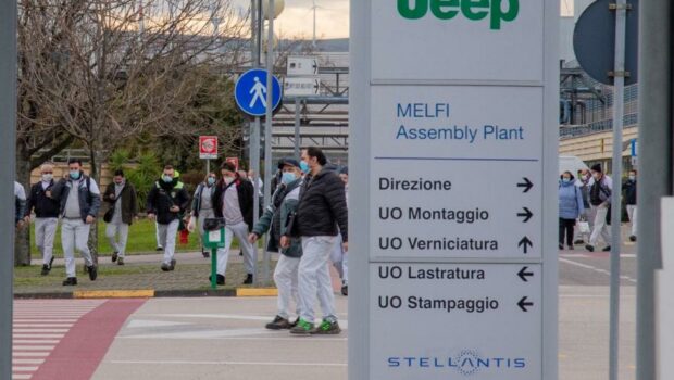 Da Melfi, una delle concentrazioni operaie più importanti del Meridione, un quadro delle pesanti condizioni di lavoro in Stellantis e in tutta l'area industriale.