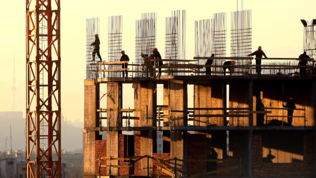 Il nuovo codice degli appalti rende più libera l’azione dei padroni dell’edilizia. Chi ne farà le spese? gli operai edili. Salari più bassi, rischi più alti. Se il sindacato Confederale pensa di opporsi con qualche piccola sceneggiata ha fatto male i conti. Per fermare Salvini e soci ci vogliono scioperi veri. 