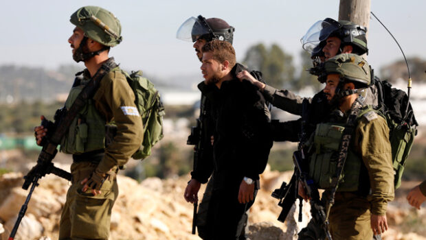 Lo sappiamo ormai bene che bisogna scrivere con la lingua degli schiavi, che la libertà di pensiero e di espressione vale finché sostieni le posizioni e i giudizi di chi governa.....