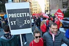 Il governo può anche raccontare che l’inflazione diminuisce, che i salari aumentano, tanto è e sarà la prova della spesa a dimostrare che sono tutte balle. Ma tutte le corde hanno il loro punto di rottura.