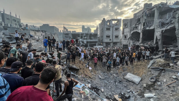 Il diritto internazionale? NO la legge del più forte. Le leggi di guerra? NO la rappresaglia e lo sterminio. Il diritto dei palestinesi ad un loro Stato? NO il diritto di Israele a schiacciarli a casa loro.