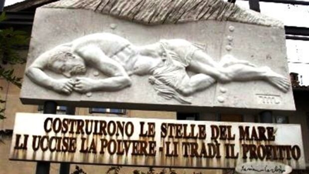 Una nuova trovata del governo: il “Fondo per le vittime dell’amianto” servirà per rimborsare  gli indennizzi che le imprese hanno dovuto pagare per aver avvelenato gli operai. Fincantieri in prima fila, ringrazia. 