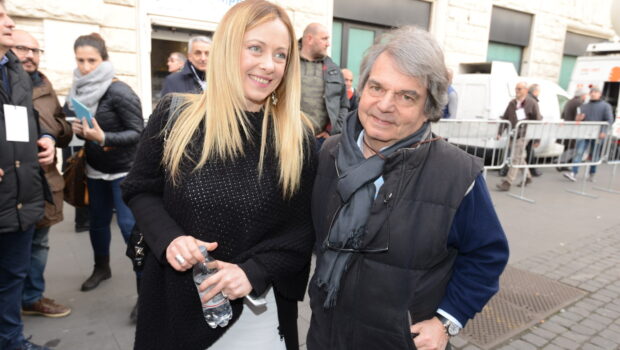 Il capo del Cnel dopo aver bocciato il Salario Minimo Legale  ora avrà uno stipendio che può arrivare fino a 240mila euro l’anno, oltre la pensione d’oro. E’ il regalo del governo per il servizio svolto.