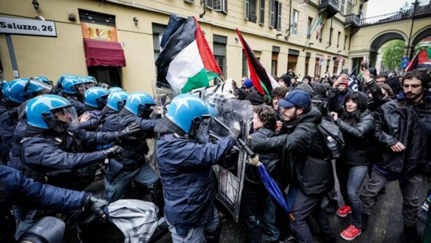 Ormai la protesta della gioventù contro lo sterminio del popolo palestinese ha varcato i mari. Avanti così! C’è tanto da fare per la liberazione degli sfruttati e degli oppressi in ogni parte del mondo!