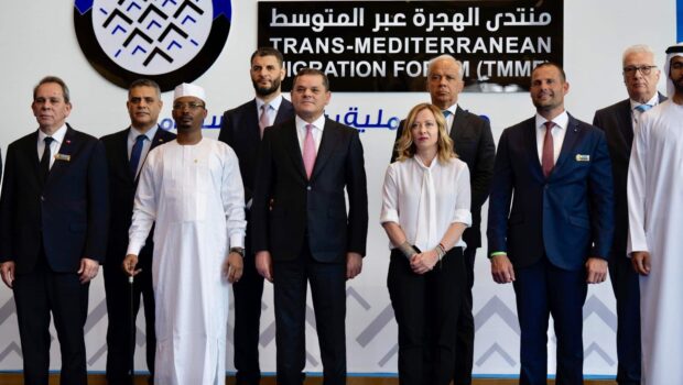 Sui migranti von der Leyen e Meloni viaggiano a braccetto. Pagare i governi dei paesi arabi “amici” per far loro il lavoro sporco dei respingimenti. Ma i conti non tornano e sono sempre più salati. 