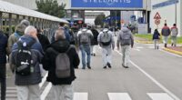 La domanda di un operaio della Stellantis di Pomigliano. A seguire i comunicati dei sindacati. Migliaia di parole sull’incontro con la direzione senza dire niente di concreto. 